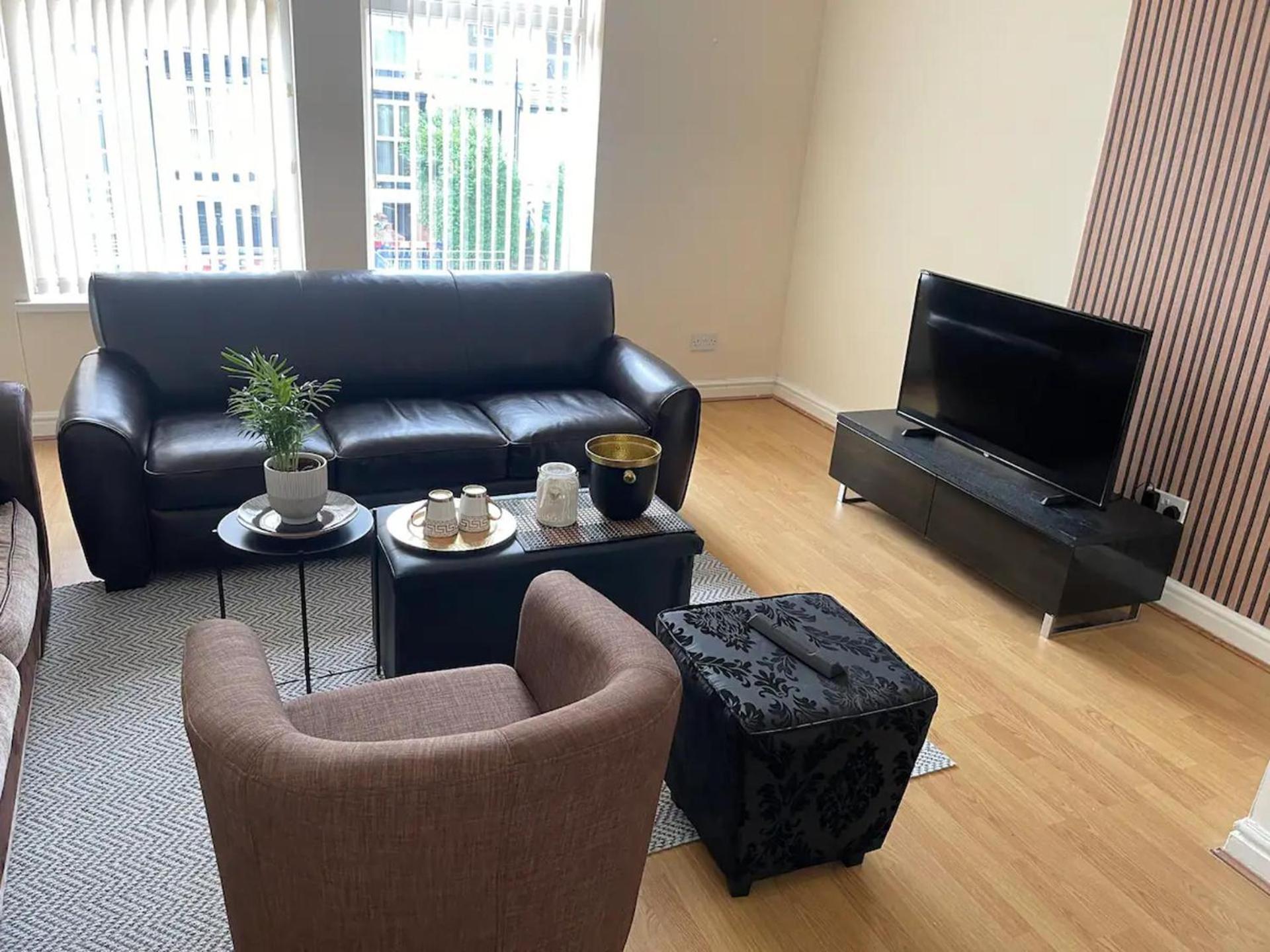 2-Bed Apartment - Sleeps 4 - Street Parking - Wifi Manchester Extérieur photo