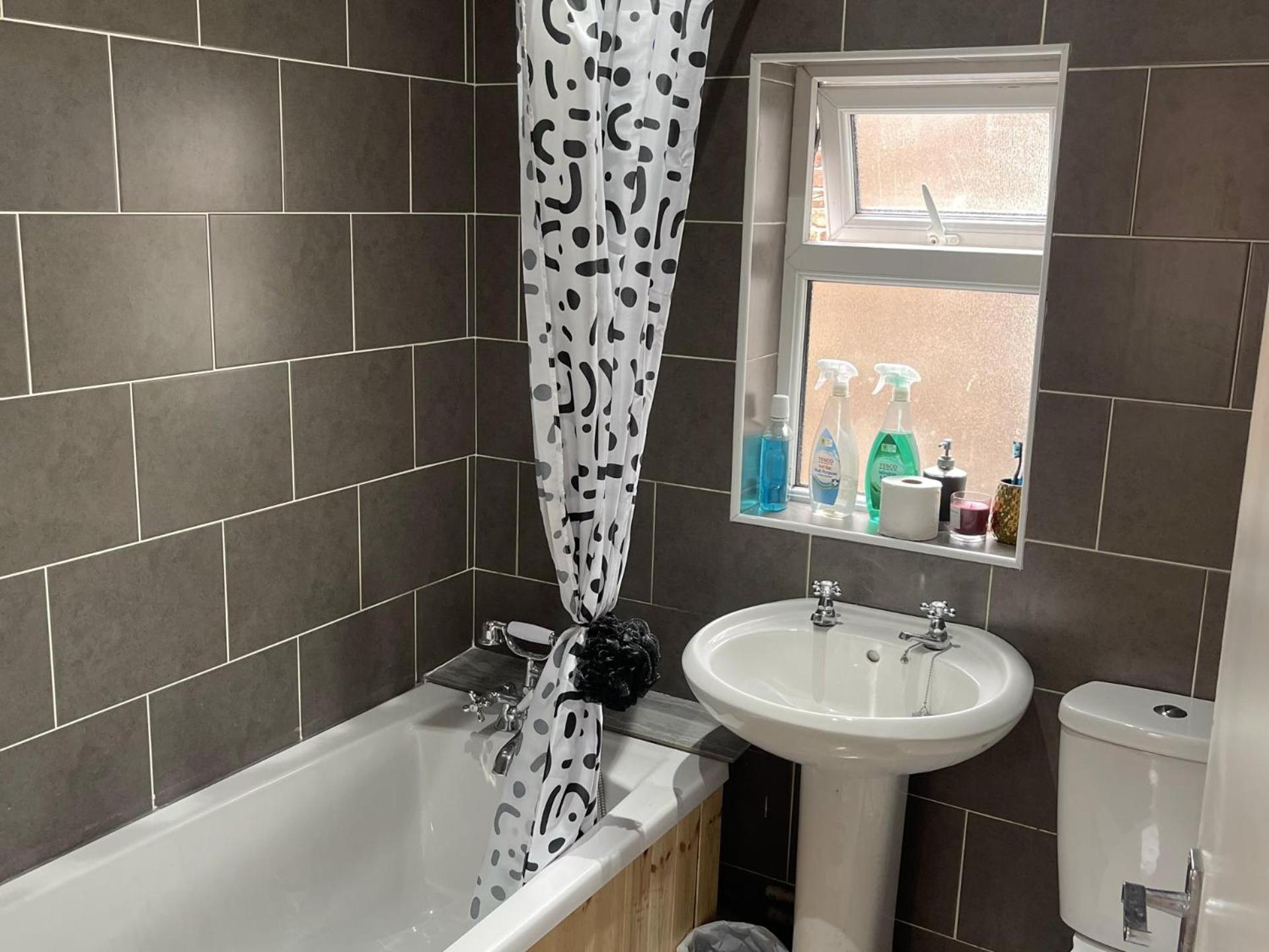 2-Bed Apartment - Sleeps 4 - Street Parking - Wifi Manchester Extérieur photo