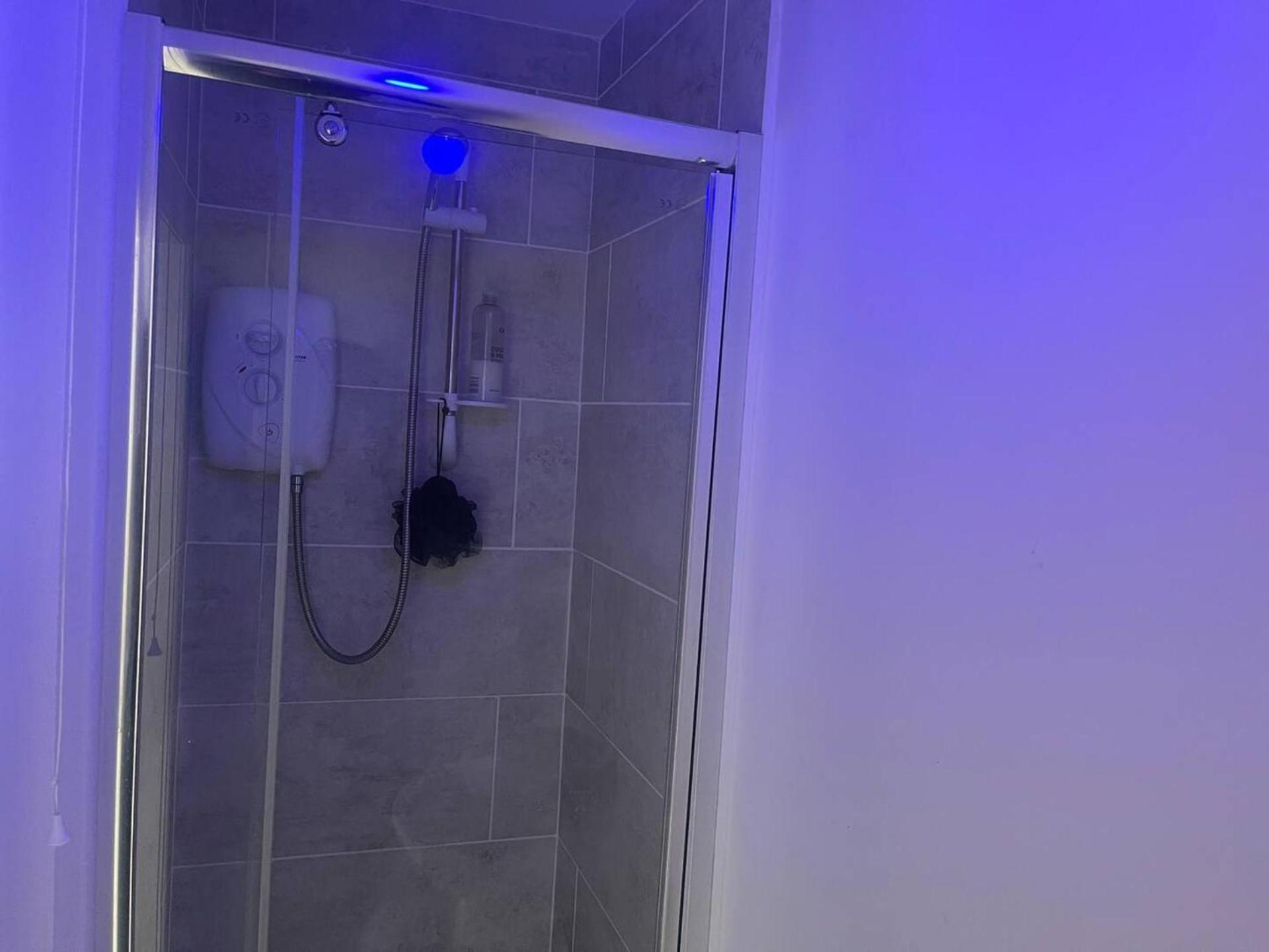 2-Bed Apartment - Sleeps 4 - Street Parking - Wifi Manchester Extérieur photo